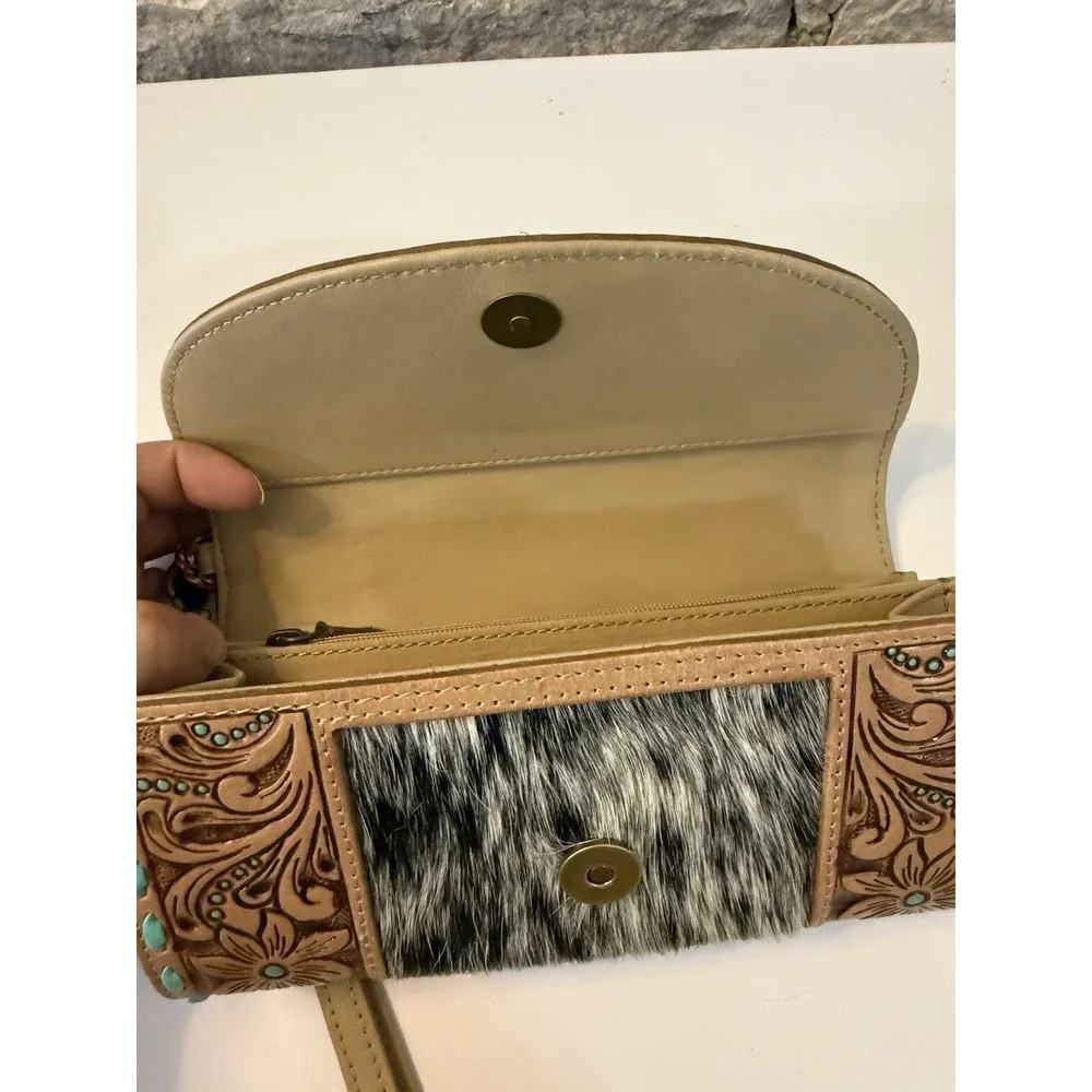 NWT Myra Bag Exclusive Hand Tooled Leather Cowhide Wristlet Wallet Turquoise